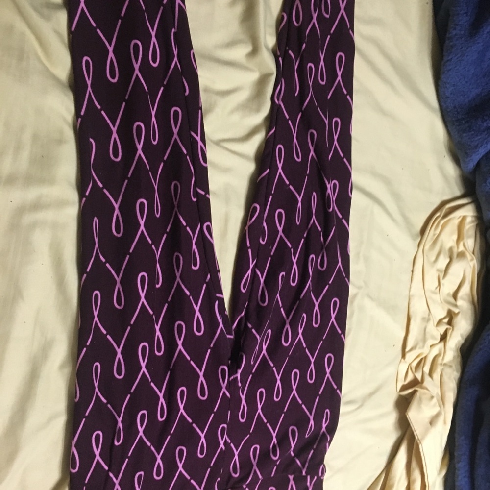 Lularoe Breast cancer leggings OS